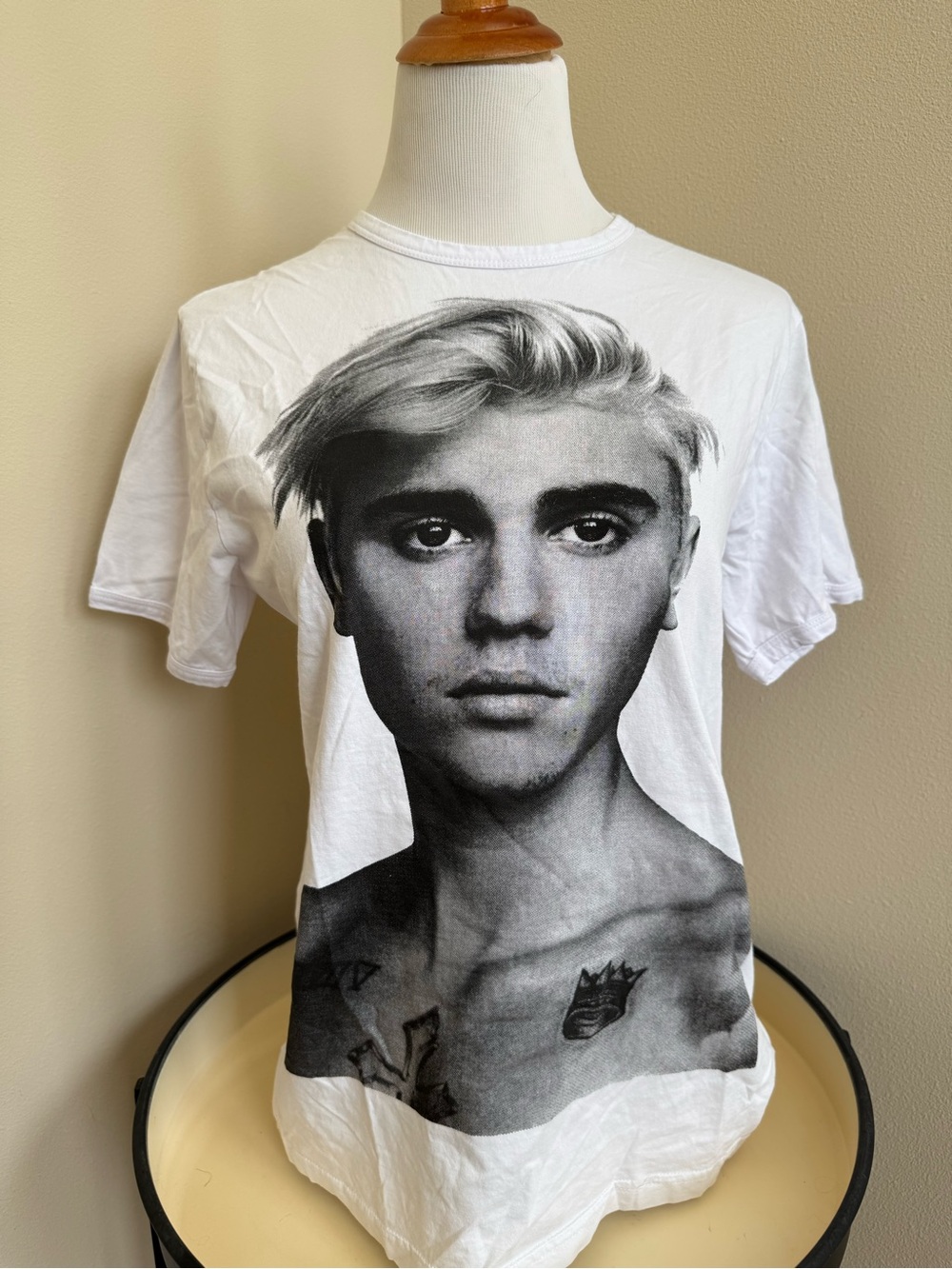 Justin Beiber Graphic Crewneck T-Shirt byThe Free Banana- size M